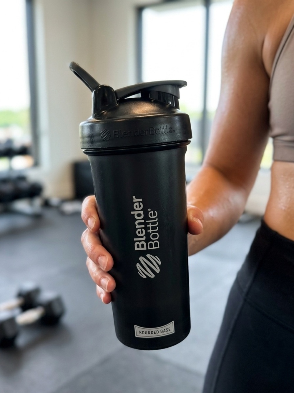 BlenderBottle Classic 28 oz Black Protein Shaker Bottle NWT BPA Free Leak Proof